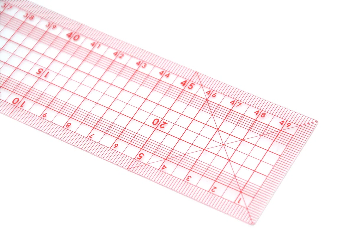 Righello da Sartoria Giapponese 50 cm - Trasparente e Flessibile - Ideale per Misurazioni al Millimetro - Accessorio Ergonomico per Modelli e Tessuti - Graduato - GRAPHOPLEX