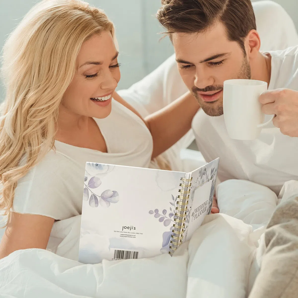Joeji's Kitchen Quaderno per pianificazione Nuziale - Quaderno e planner per Matrimoni - design floreale - Regalo di Fidanzamento perfetto - Regalo per Matrimonio - Inglese