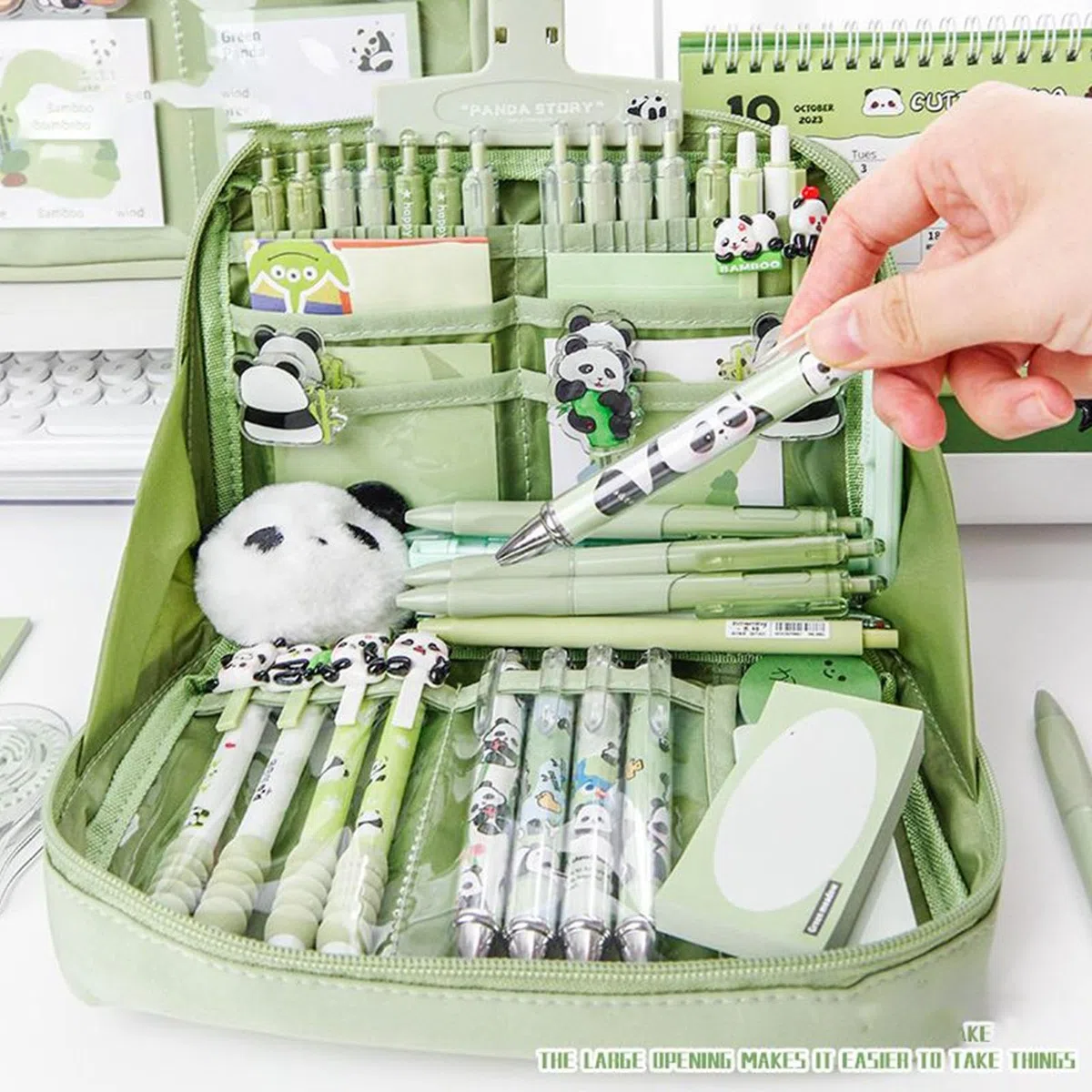Generico Set Di Materiale Scolastico Panda - Kit Di Cancelleria | Essenziali Per Lo Studio, Include Righello, Taccuino, Portachiavi, Penne, Astucci, Linguette, Adesivi, Divertente Design A Te