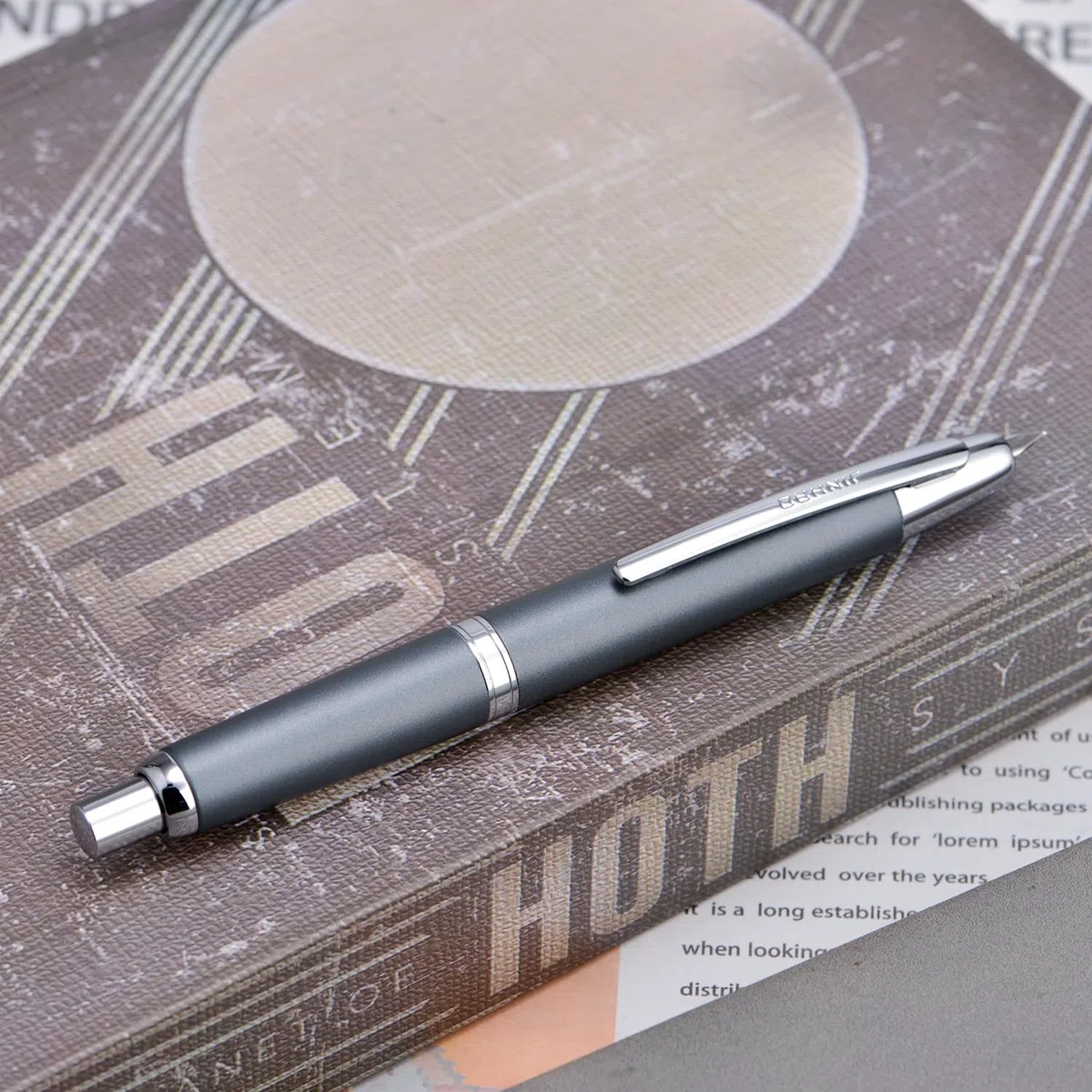 Jinhao 10 - Penna Stilografica a Pressione con Scatola, Pennino Retrattile Medio Grigio Metallo con Set Convertitore di Inchiostro (Clip Argento)
