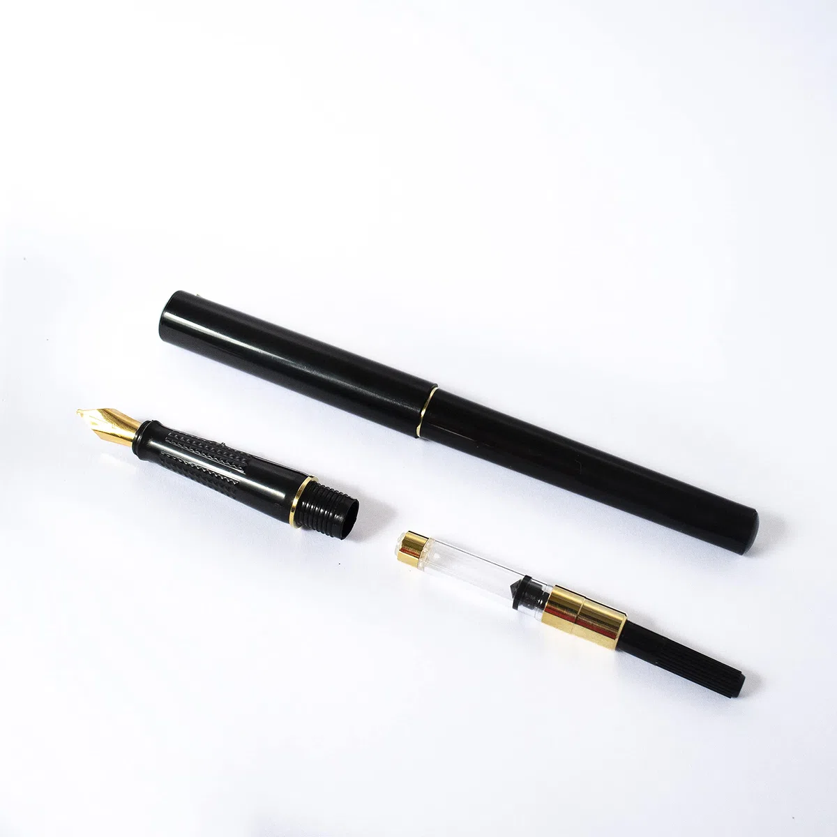MONT MARTE Penna Calligraphy Set - 31 pezzi - Perfetto per i principianti - Incluso: 4 penne Calligrafia, 5 penne di Calligrafia e molto altro