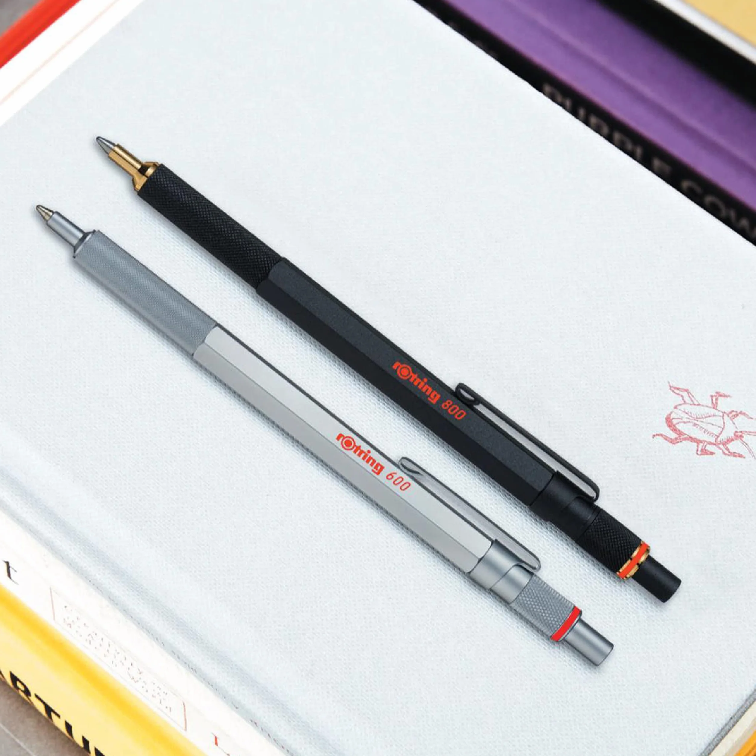 rOtring 800 penna a sfera | punta mediainchiostro nero | corpo nero | ricaricabile