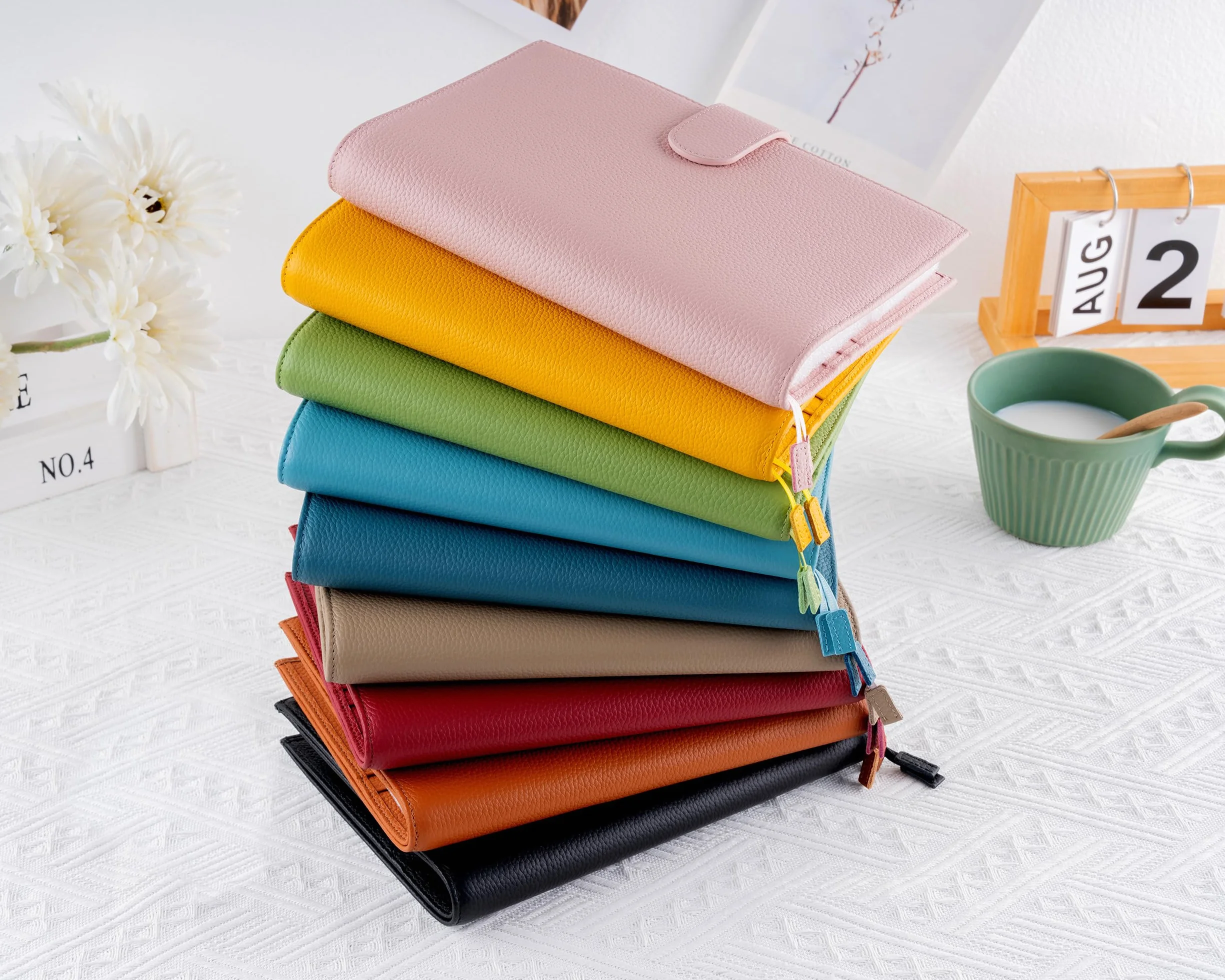 Copertina in pelle A5 – Deluxe Planner Cover adatta per Hobonichi, Stalogy, Midori Planner e molto altro – con passante per penna, slot per schede, tasca posteriore e segnalibri (marrone)
