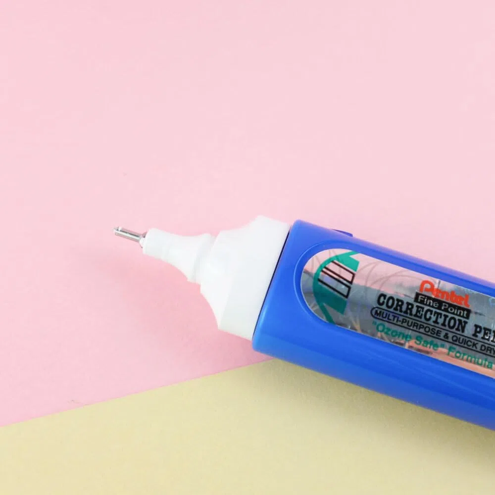 Pentel Micro Correct Penna di correzione fluida a punta fine di precisione, bianco, 12 ml