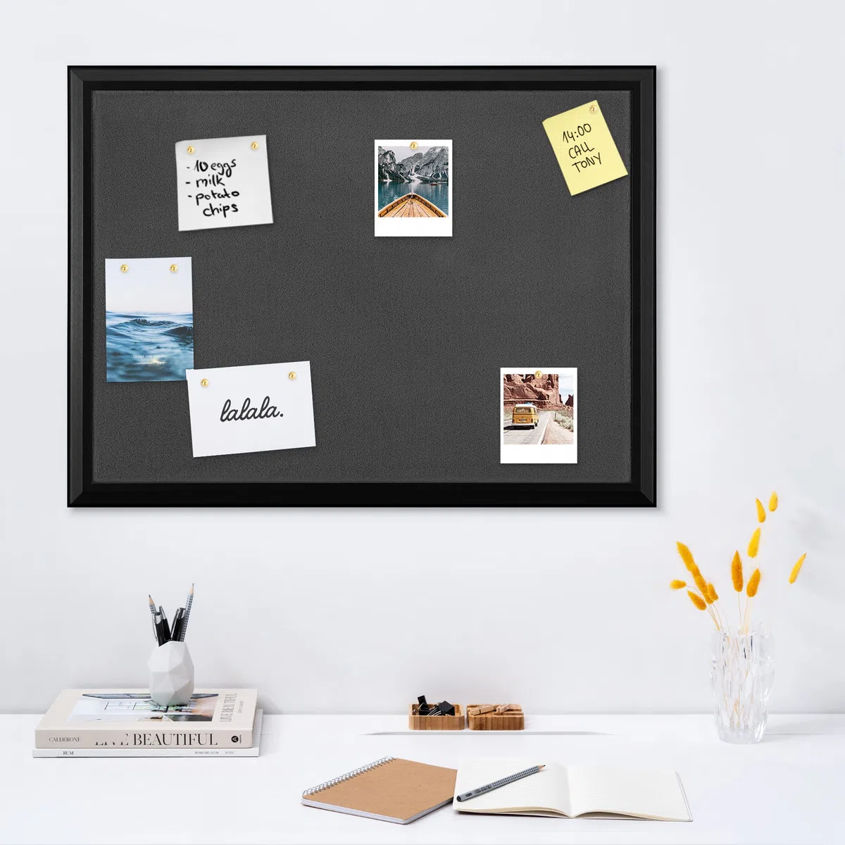 Navaris Bacheca da Parete Morbida 60 x 45 cm - Porta Foto Muro e 24 Puntine Oro Argento - Bacheca Tessuto Peluche Grigio con Cornice Nera - Porta Gioie