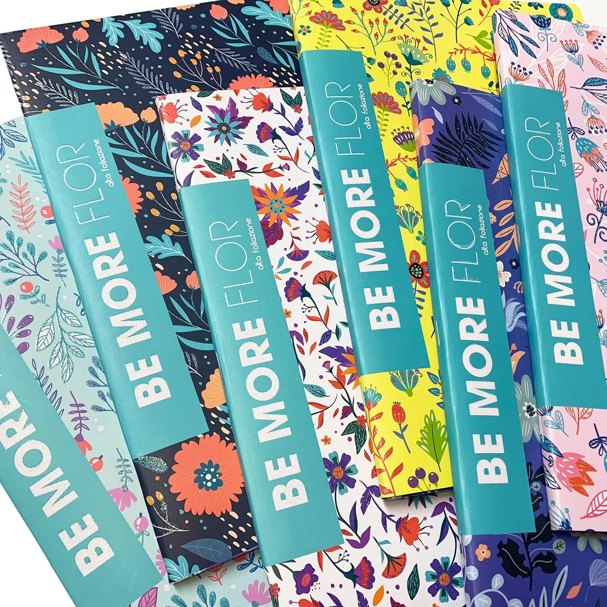 BM BeMore FLOR Maxi quaderni a quadretti 4mm in formato A4 senza margine – Set da 10 pezzi con copertine floreali con glitter – 96 pagine, carta da 100g, ideali per scuole medie e superiori
