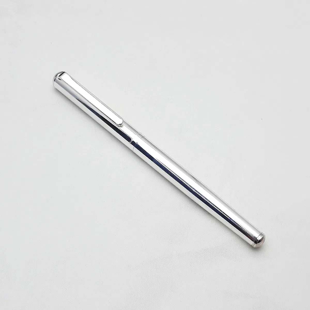 Generico Penna stilografica PALLAS realizzata in argento massiccio 925/1000 lucidato a specchio