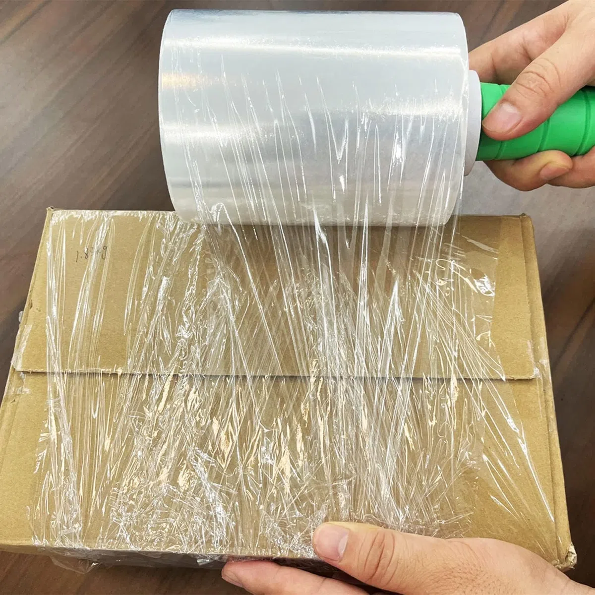 CHUANGSEED Pellicola estensibile trasparente con set di maniglie da 2 rulli, 13cmX305m, pellicola termoretraibile mobile, pellicola di imballaggio autoadesiva, adatta per uso domestico e commerciale