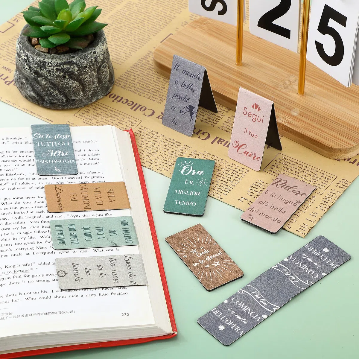 Nezyo 24 Set Regali Motivazionali Includi 24 Taccuini Motivazionali 24 Penne con Frasi in Italiano 24 Segnalibri Magnetic Portafortuna per Alunni Regali di Natale per Colleghi Amici(Colori retrò)