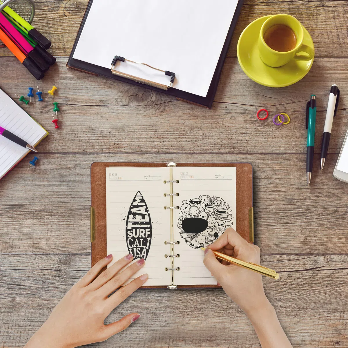 Wonderpool Quaderno e penna in carta a righe con quaderno in pelle - Diario a spirale con 6 raccoglitori ad anelli ricaricabili con quaderni a righe agenda(a-Caffè, A5)