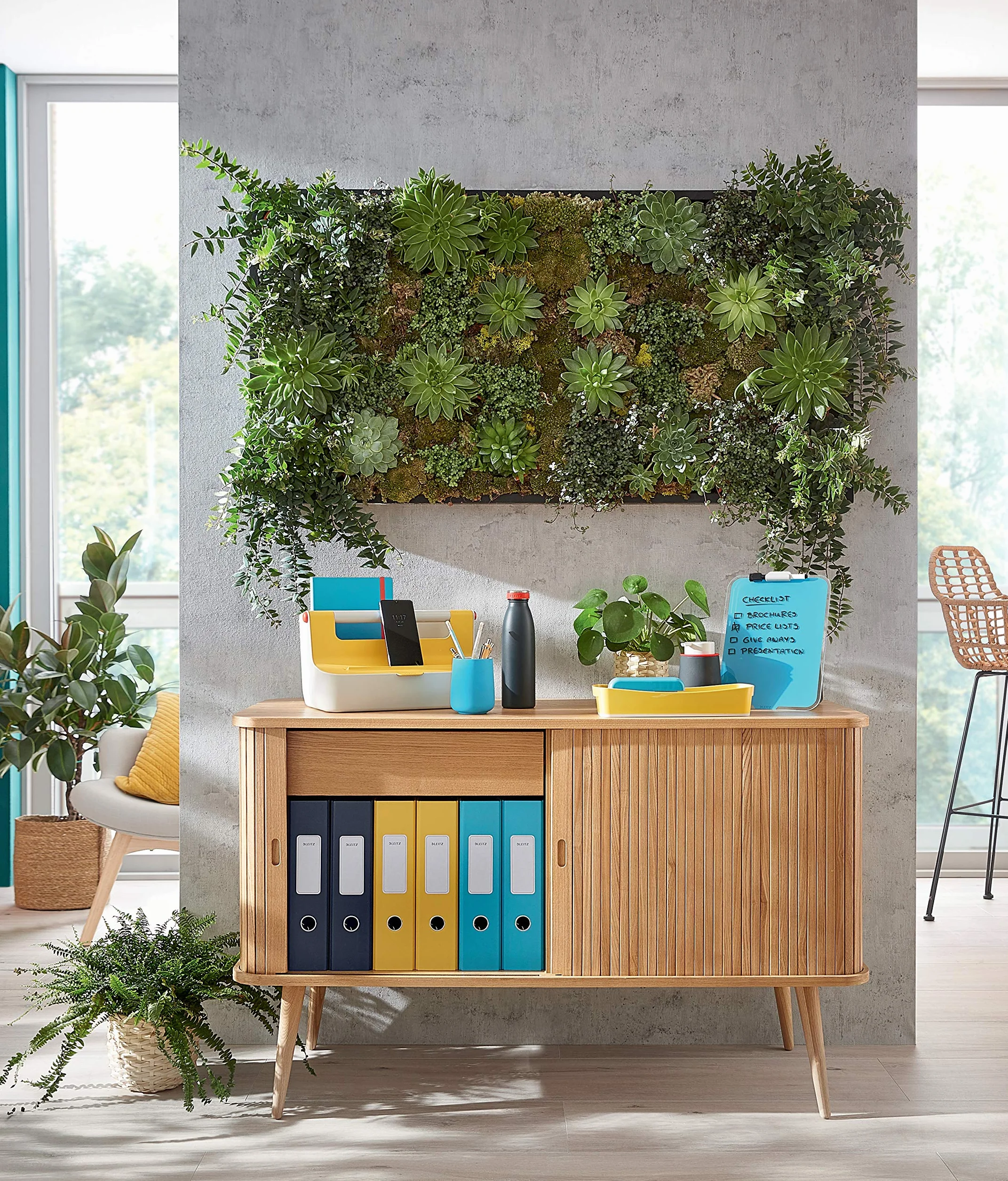 Leitz Cassetta portaoggetti con maniglia, Gamma Cosy, per la Casa, l'Ufficio o l'Hot Desking, con scomparti per l'organizzazione del contenuto, Blu Calmo, 61250061
