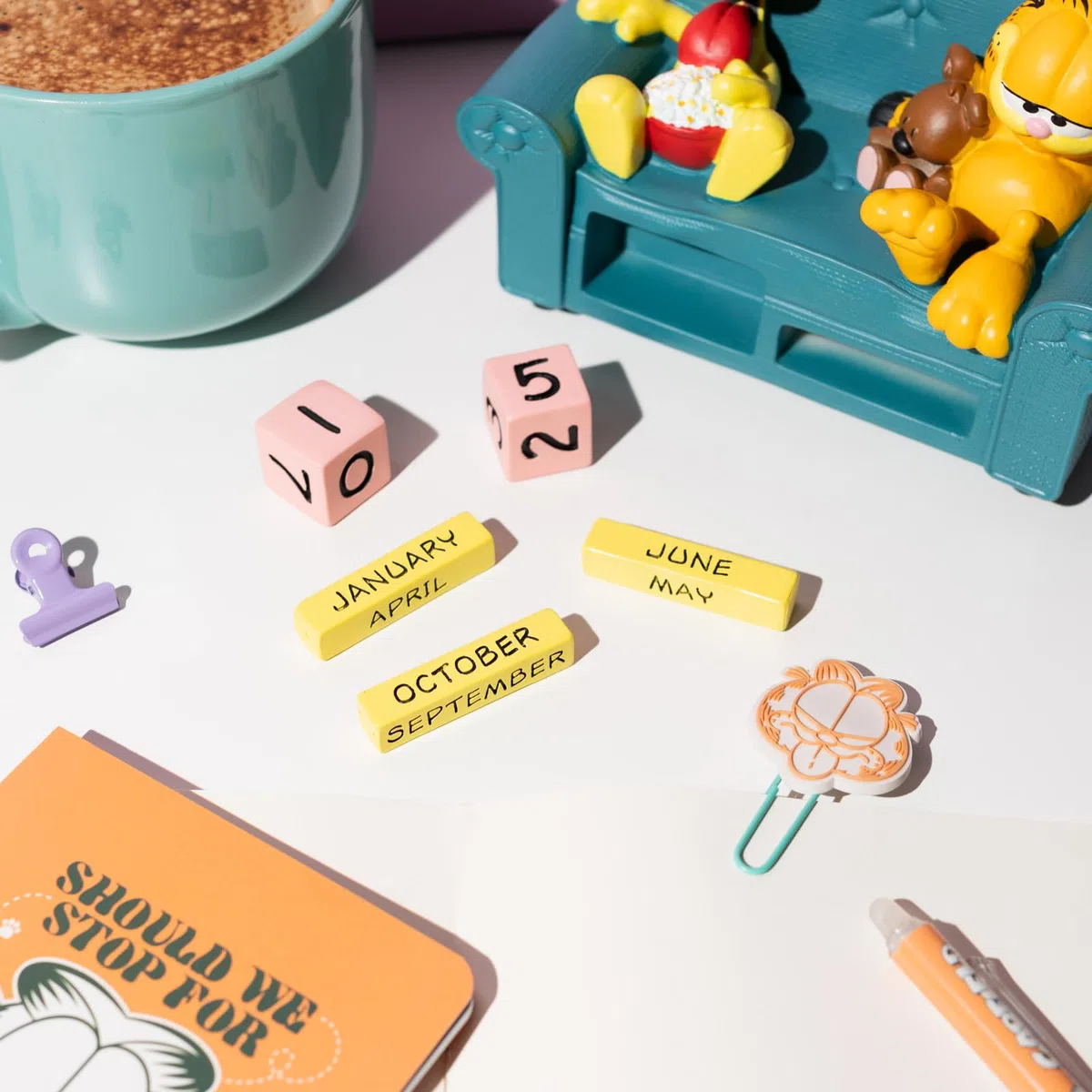 Grupo Erik Calendario Perpetuo Garfield 3D - Calendario da Tavolo Perpetuo | Decorazione da Scrivania per Fans 16,6 x 12,5 x 9,3 cm