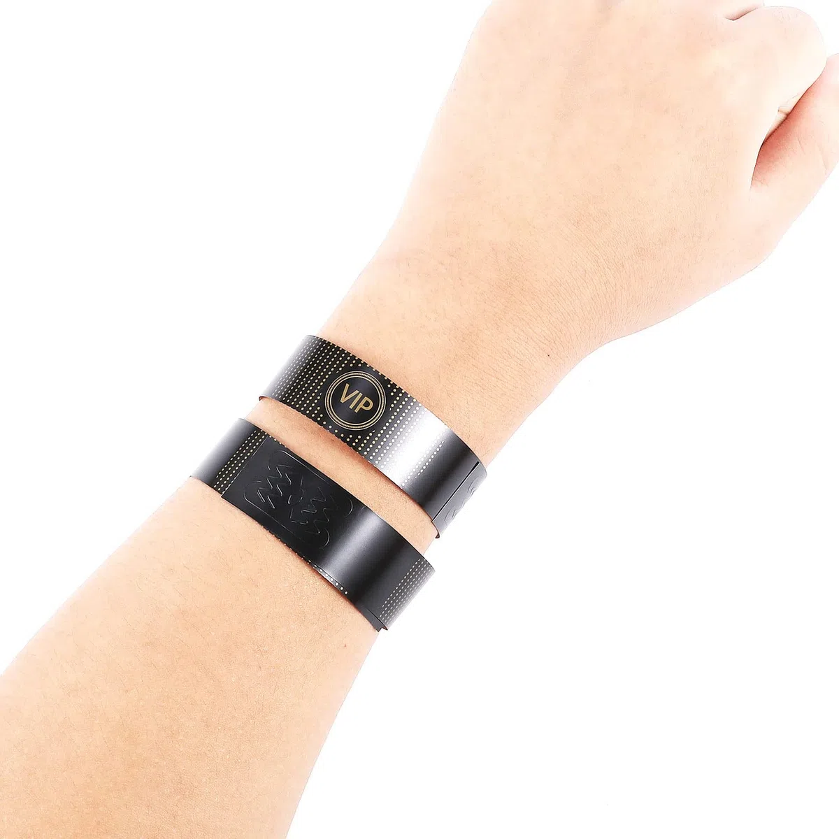 KINBOM 300 Pezzi Braccialetti Eventi, Braccialetti di Carta Impermeabili per Eventi Nero VIP Braccialetti per Feste da Polso braccialetti d'Ingress per Feste Festival Concerti e Fiere