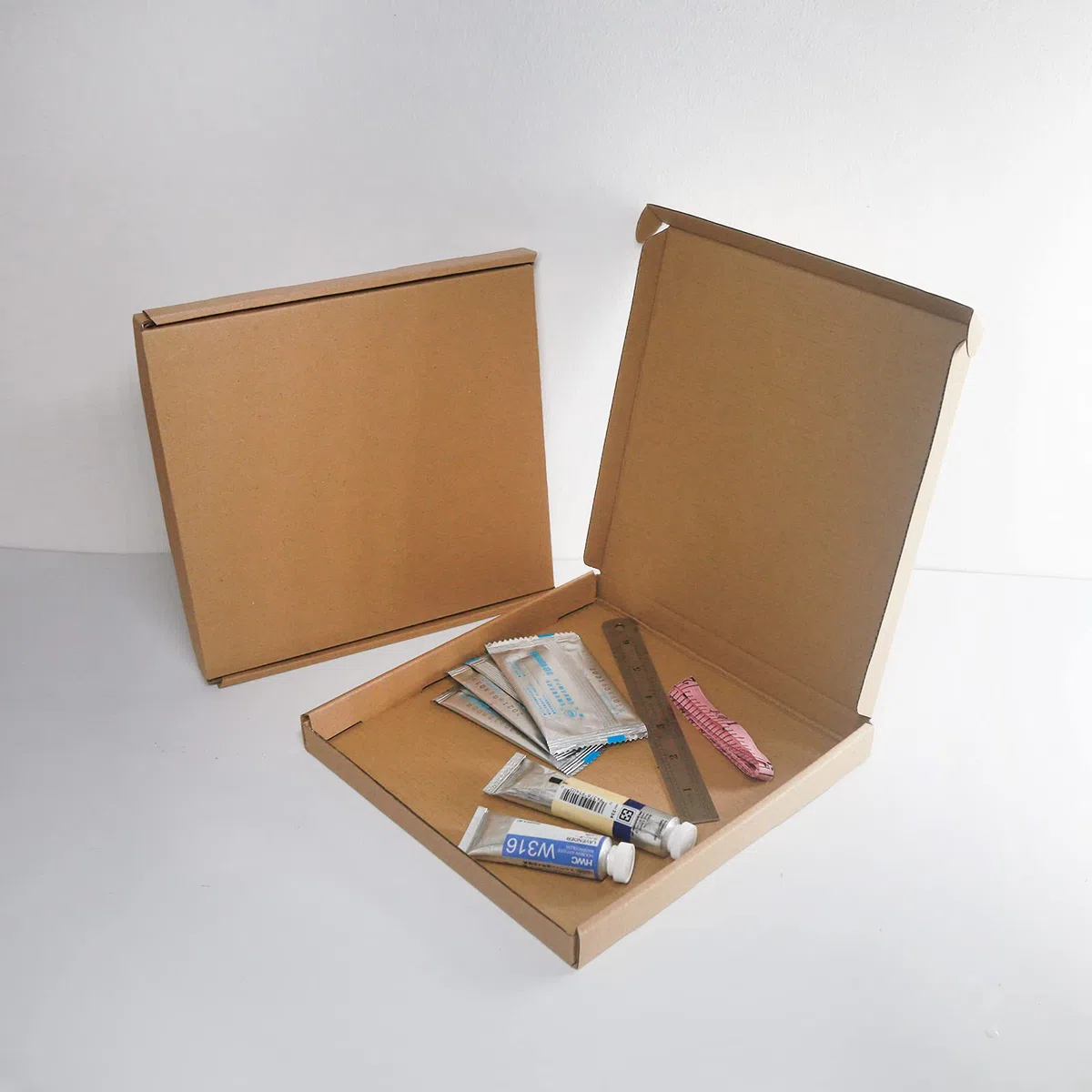 Scatole di spedizione in cartone ondulato, 200 x 200 x 20 mm grandi scatole postali per la spedizione, scatole di imballaggio marrone per affari, stoccaggio o regalo (25 pezzi)