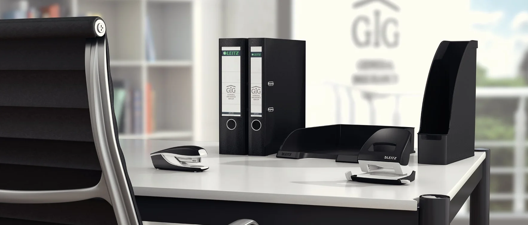 Leitz Cucitrice da Ufficio, Capacità fino a 40 Fogli, Design Ergonomico in Metallo, Include Punti, Gamma NeXXt, Nero
