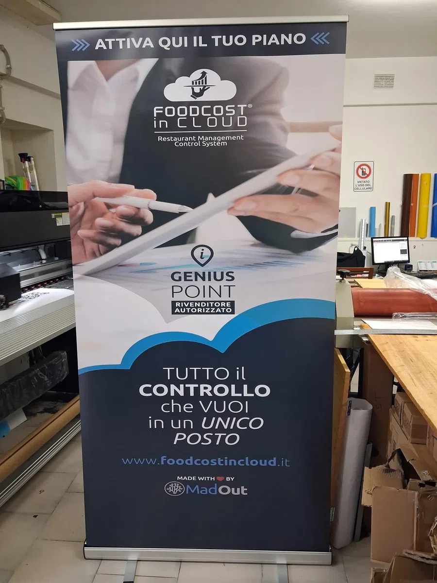 Roll Up Pubblicitario Personalizzato 85x200cm Stampa HD mod. ECONOMIC Espositore Avvolgibile in Alluminio con Tela Premium Anti-Arricciamento Ideale per Fiere, Eventi e Negozi