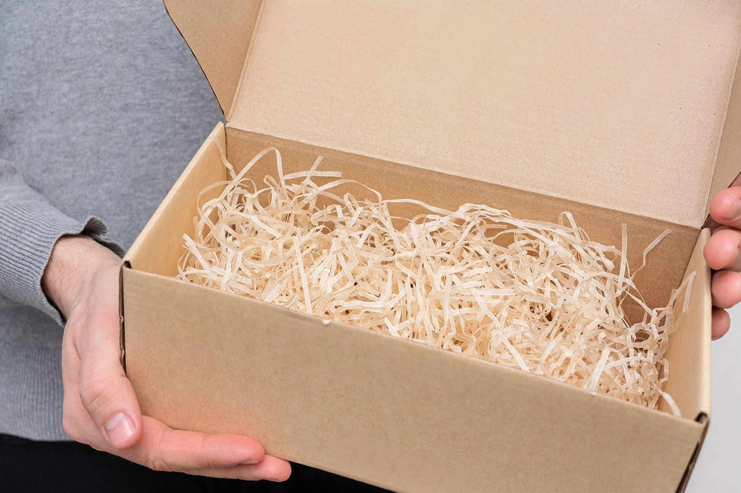Paglietta per cesti - Paglia per ceste natalizie regalo vuote - Truciolo in legno per cestini vuoti e per imballaggio - Pagliuzza per confezioni e decorazioni (1 Kg)