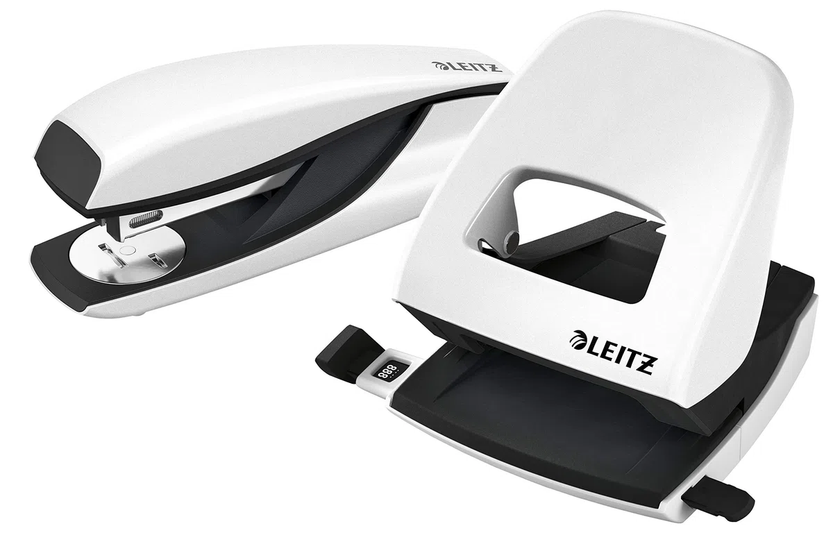 Leitz Set con Cucitrice e Perforatore, Capacità fino a 30 Fogli, Include Punti, Gamma WOW, Bianco