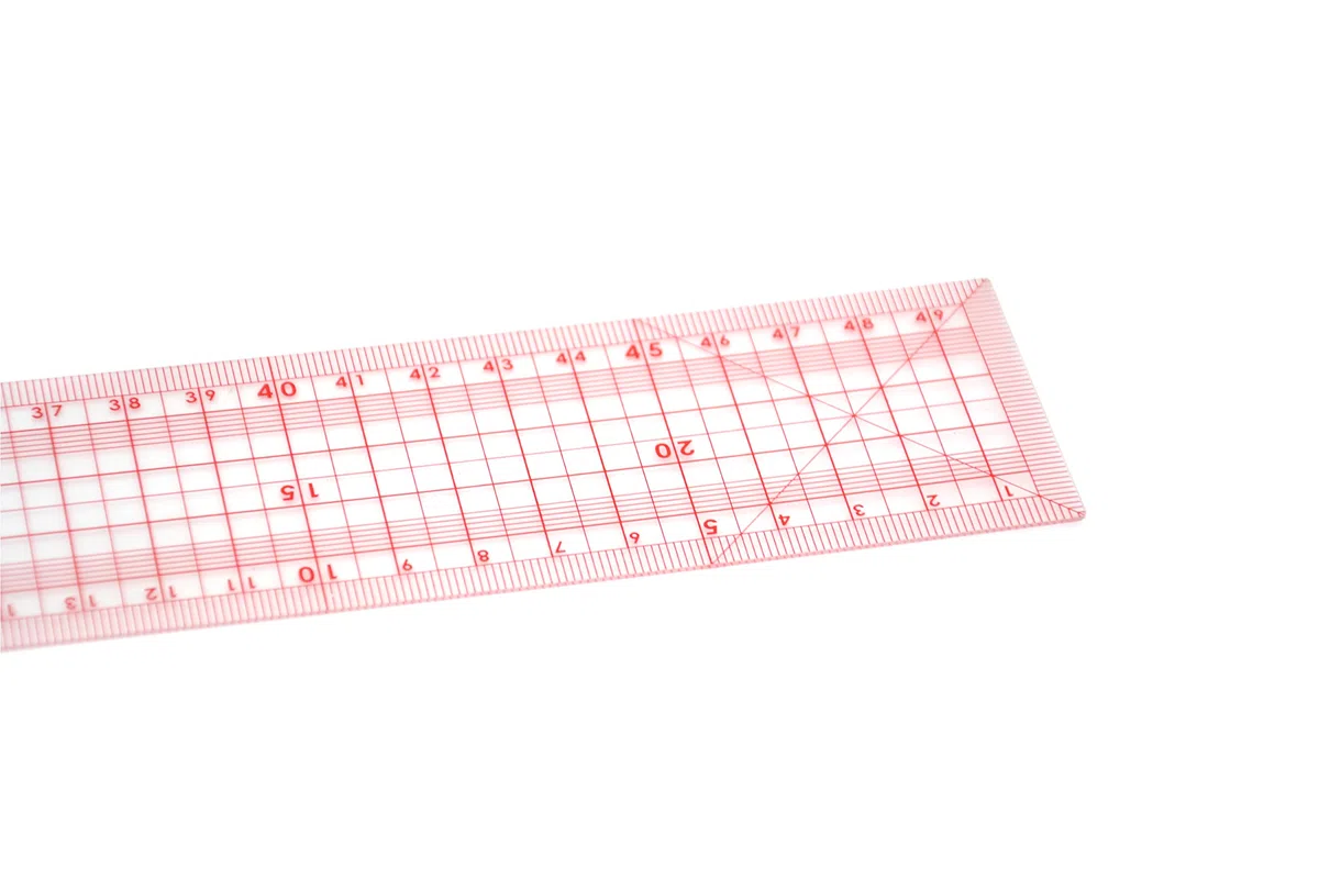 Righello da Sartoria Giapponese 50 cm - Trasparente e Flessibile - Ideale per Misurazioni al Millimetro - Accessorio Ergonomico per Modelli e Tessuti - Graduato - GRAPHOPLEX