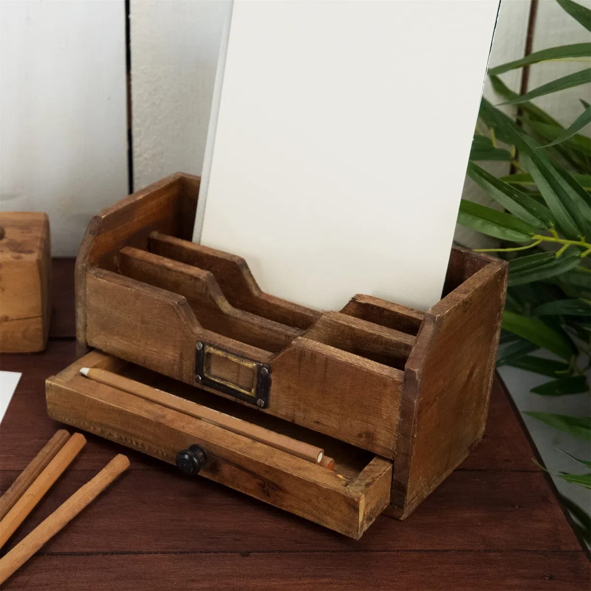 DESIGN DELIGHTS Vassoio per Lettere Juna | Legno di Mogano, 3 Scomparti con cassetto, 25 cm | Raccoglitore di Lettere, organizzatore per Ufficio, Porta Lettere, Documenti