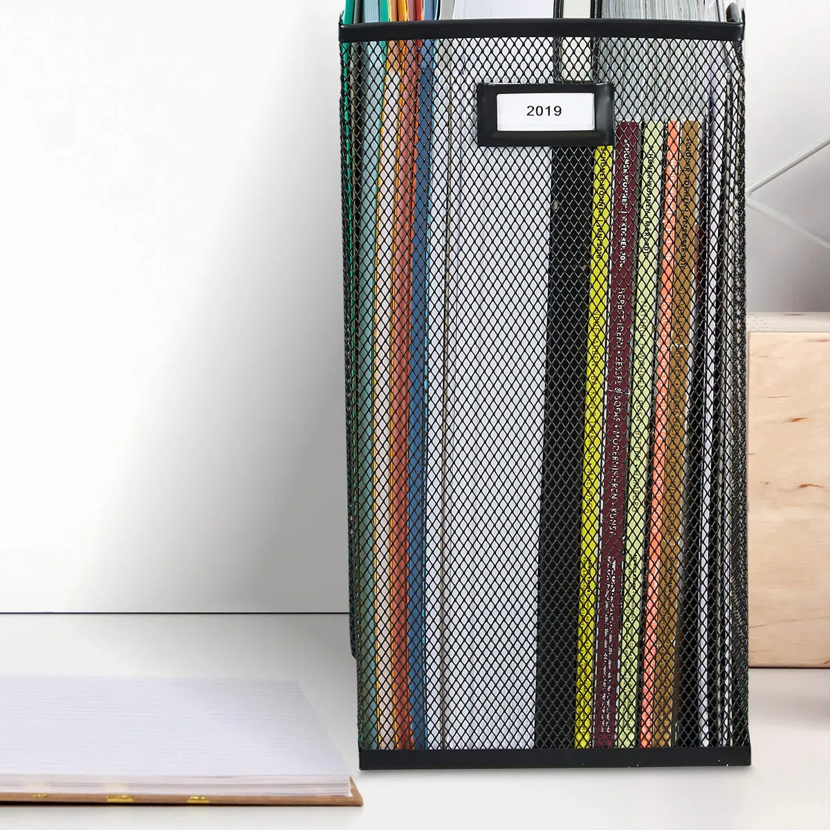 Relaxdays Portadocumenti Verticale in Metallo, Formato A4, Extra Large, Mesh, Ufficio, 30,5x26,5x12 cm, Nero