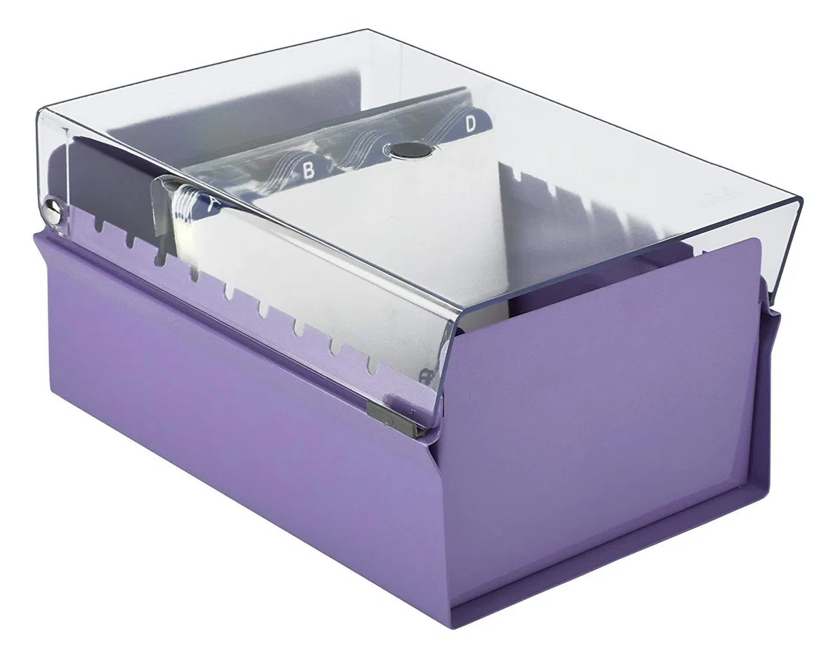 Acrimet Portacarte Organizzatore 4'' x 6’', Base in Metallo Resistente (Indice AZ e un Divisore di Plastica Include) (Base Viola con Coperchio Trasparente in Plastica)