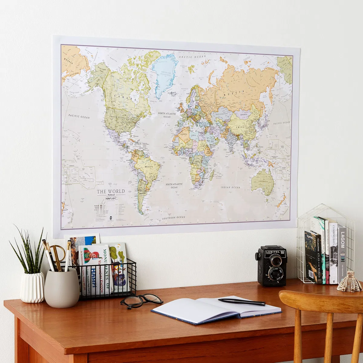 Maps International - Mappa del mondo + Offerta Gratuita una Mappa Italia - stile classico - Laminato