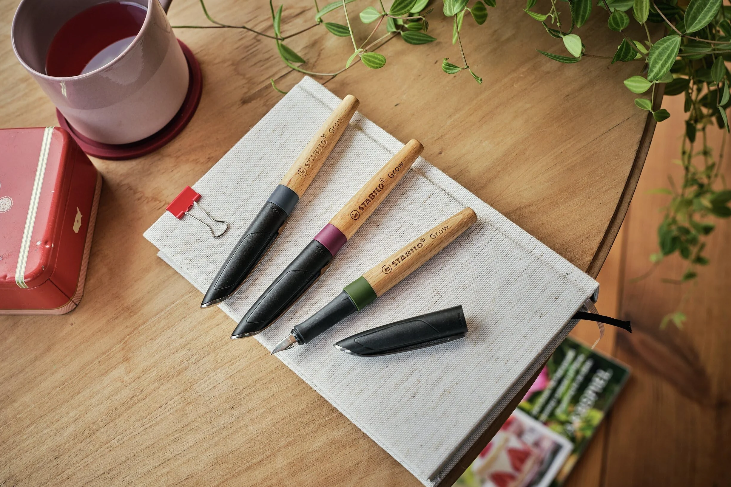 STABILO Grow - Penna Stilografica Ecosostenibile - CO2 neutral - in Blu Mirtillo/Faggio - Cartuccia inclusa
