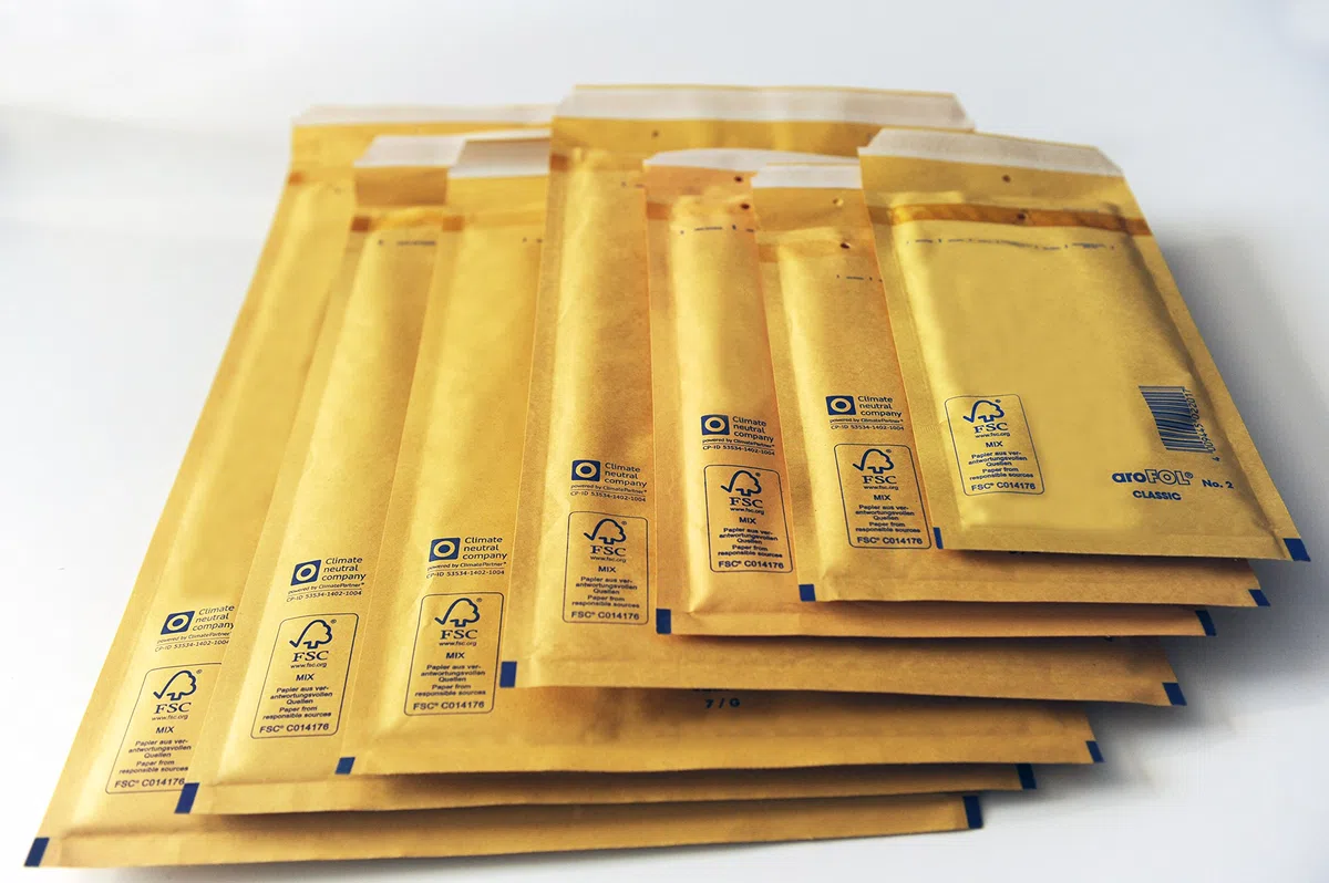 Carte Dozio - Buste imbottite avana per spedizioni - F.to interno mm 175x275 - 100 pz conf.